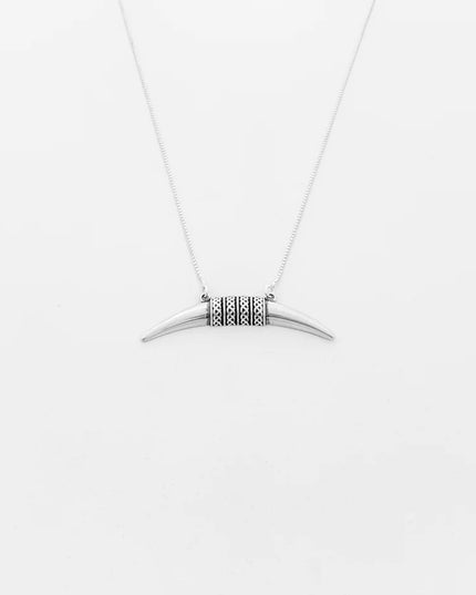 GARGANTILHA DENTE DE SABRE