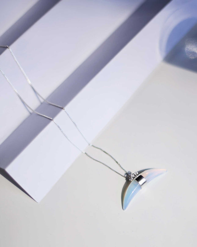 GARGANTILHA DENTE GEMADO- MOONSTONE