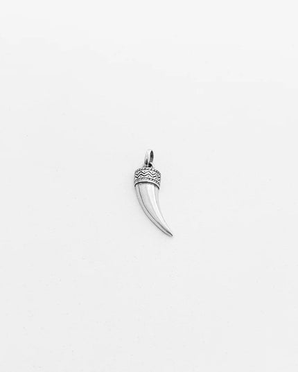 PINGENTE - DENTE DE SABRE
