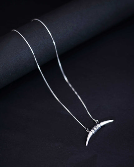 GARGANTILHA DENTE DE SABRE