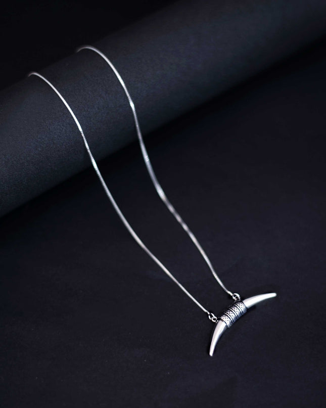 GARGANTILHA DENTE DE SABRE